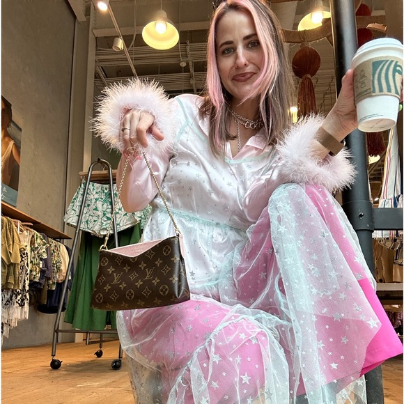 Meet your Posher, Kelly - Picture 1 of 1